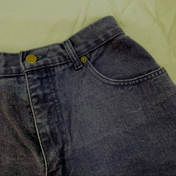 HighWaisted Mom Jean Shorts - Picture 3 of 5